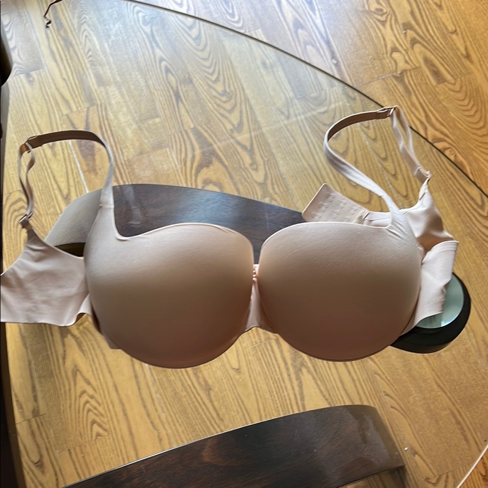 BRAND NEW SKIMS Seamless Nude Bra